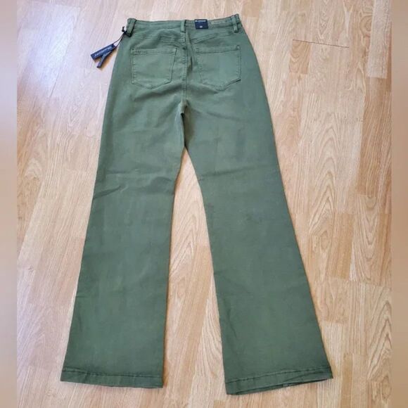 Blank NYC | 'The Delancey' Wide Leg Flared Jeans - [size 30x34 in Green] - Picture 8 of 15